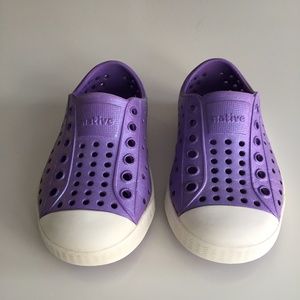 NATIVE SHOES Jefferson Iridescent Purple sz 6